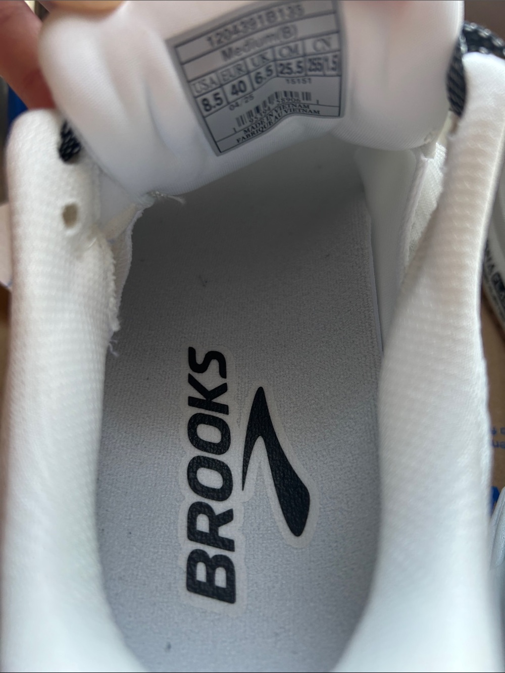 Brooks Launch 11 Running Shoes - White with Gum Sole - Picture 8 of 10